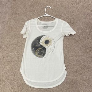 White, moon and sun, yin & yang t-shirt. Fifth Sun